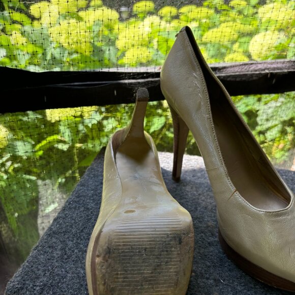 womens shoes - Picture 3 of 3